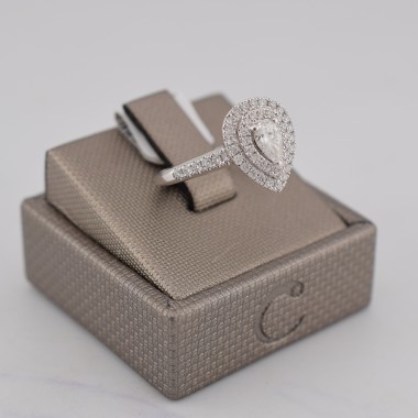 Anello goccia in oro bianco