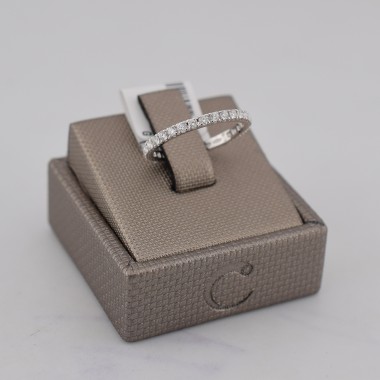 Anello girodito in oro bianco